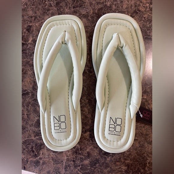 No Boundaries Slip on Memory Foam Sandals Size 8 New - Picture 1 of 8